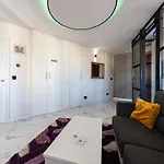 شقة Renovated In *