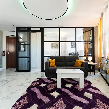 Renovated In Apartment