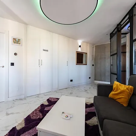 Apartment Renovated In *