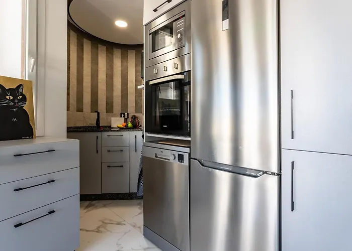 Lägenhet Renovated In