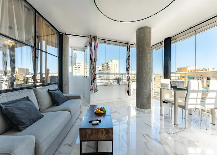 Lägenhet Renovated In *