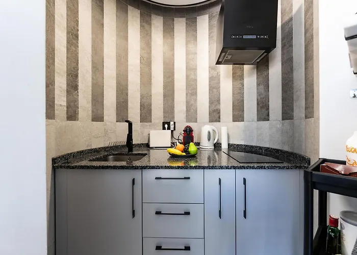 Lägenhet Renovated In